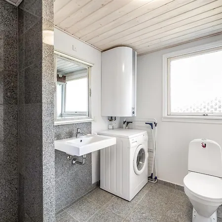 Heera - 100m To The Fjord By Interhome Дом отдыха