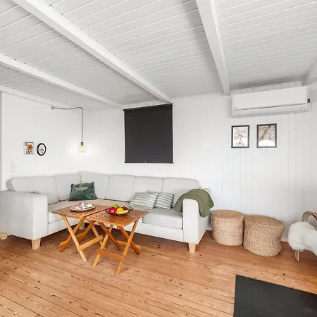 Heera - 100m To The Fjord By Interhome Дом отдыха